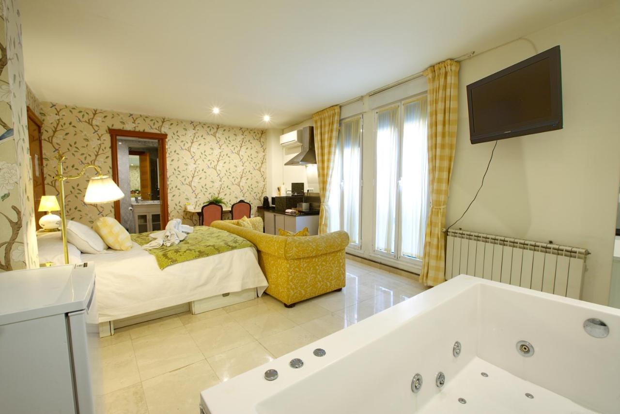 Apartamentos Chvictoria クエンカ エクステリア 写真